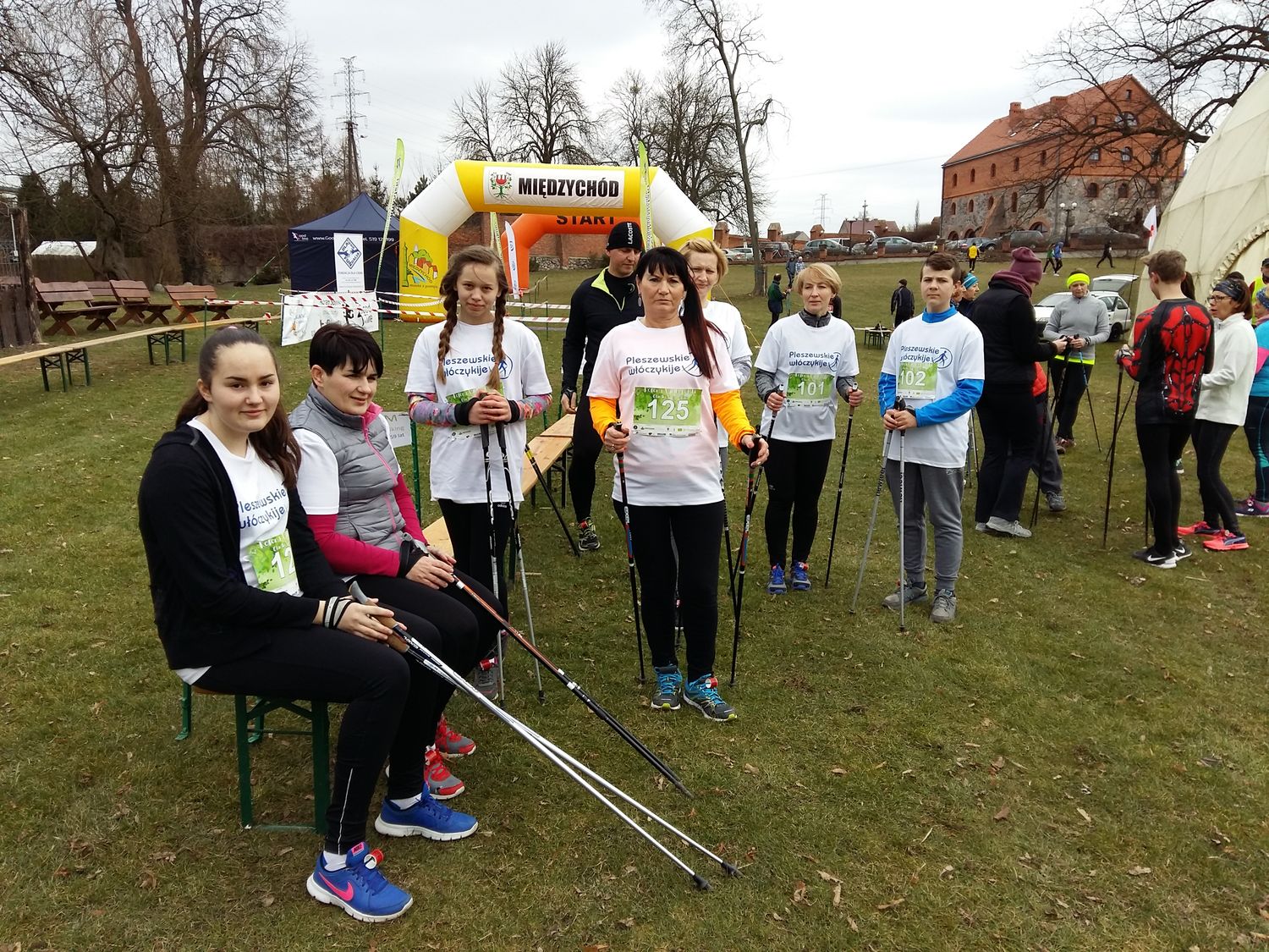 15 Pleszewskie Włóczykije nordic walking Pleszew Fitness Klub Active Fit Traugutta 30