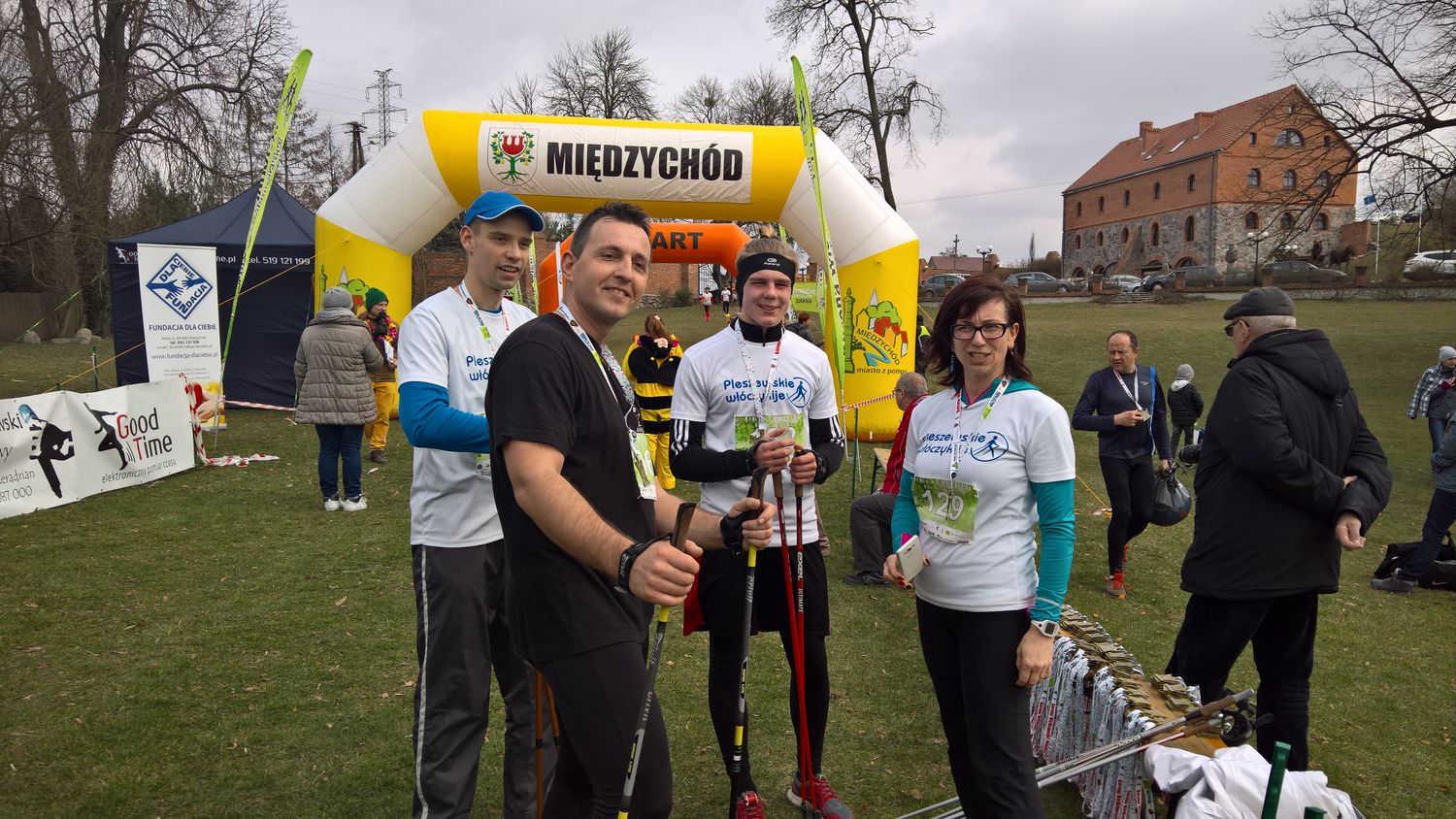 24 Pleszewskie Włóczykije nordic walking Pleszew Fitness Klub Active Fit Traugutta 30