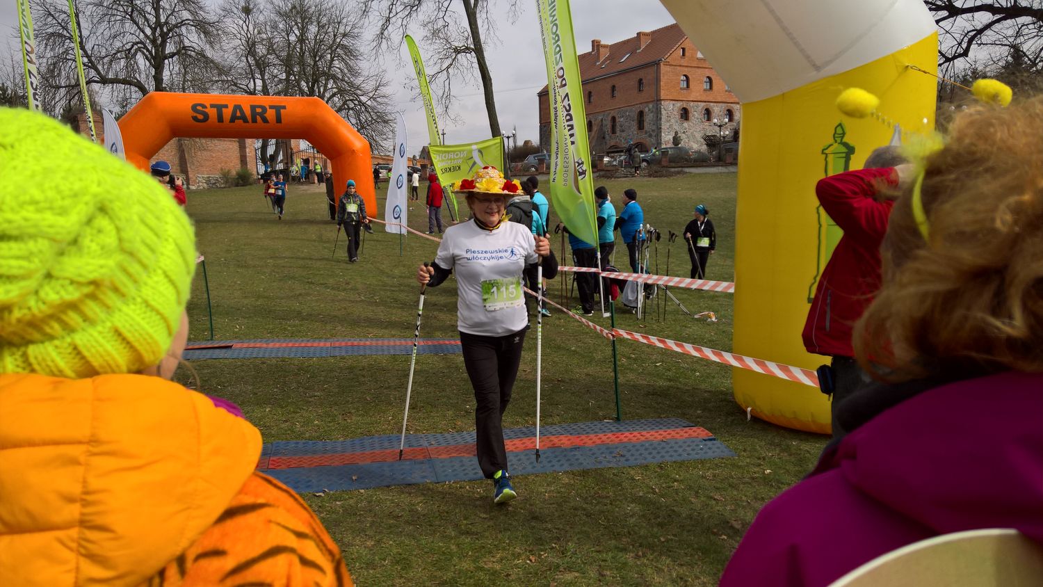 37 Pleszewskie Włóczykije nordic walking Pleszew Fitness Klub Active Fit Traugutta 30